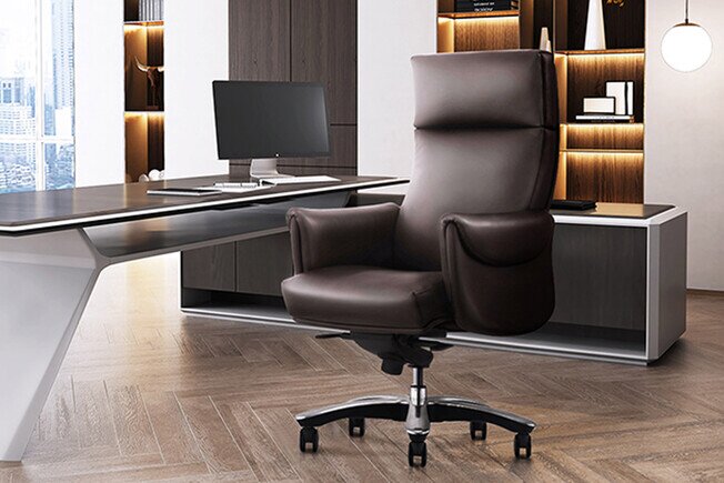 CHIEF Leather Chair - Product image